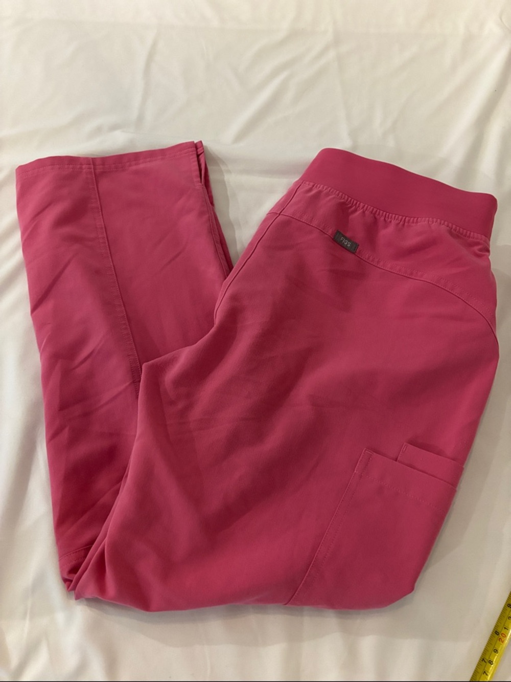 FIGS Women’s Pink Scrub Pants with PocketS. Size LP.